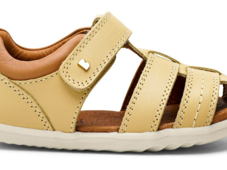 Step Up Roam Closed Sandal (Sand Caramel) Online Hot Sale